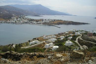 ΑΝΔΡΟΣ ΧΑΡΑΚΑΣ ΧΤΙΖΕΙ 235ΤΜ ΘΕΑ ΛΙΜΑΝΙ ΓΑΥΡΙΟΥ